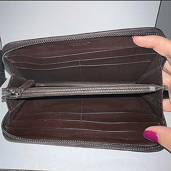 BOTTEGA VENETA BROWN ZIP LEATHER WALLET SILVER HARDWARE EUC - Picture 12 of 15